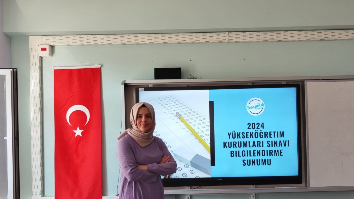 11 ve 12. Sınıf öğrencilerimize ve velilerimize Hedef YKS kapsamında Üniversite Yerleştirme Sınavı (YKS) tanıtım semineri Okul Rehber Öğretmeni Vildan Alkan tarafından gerçekleştirilmiştir.