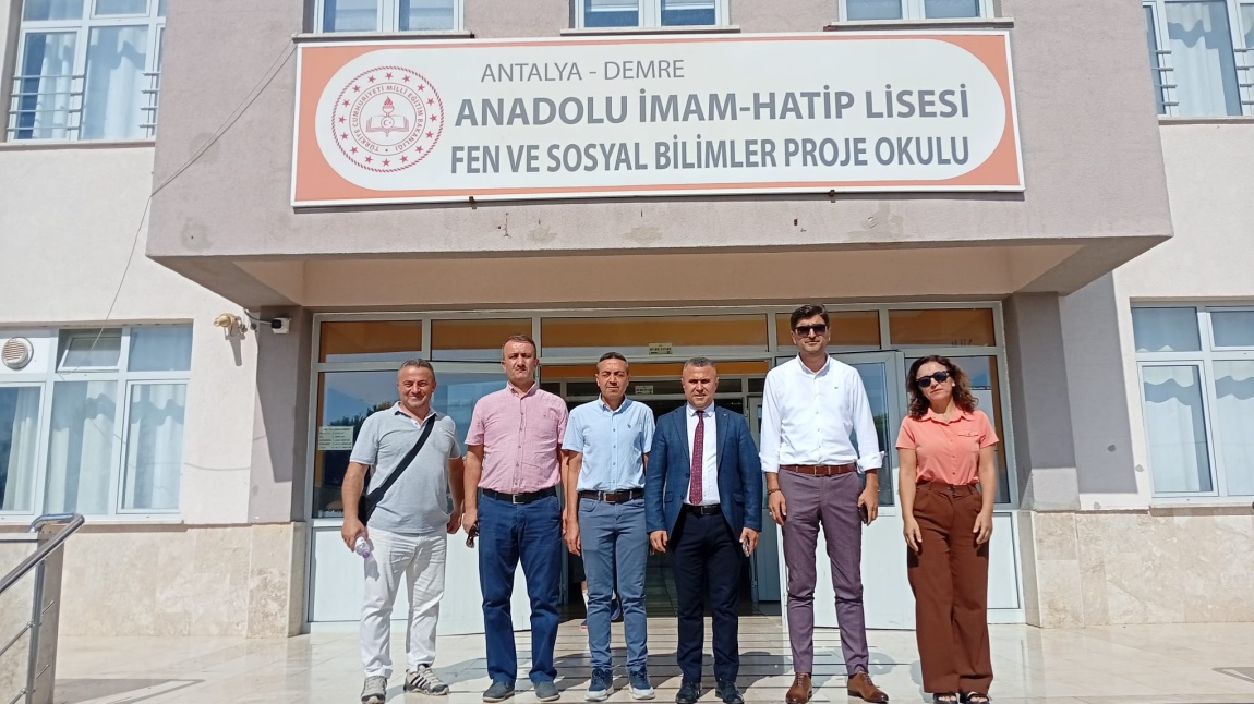 Demre İlçe Milli Eğitim Müdürümüz sayın Hüseyin ORHANTEKİN ve Şube  Müdürümüz  Necip UÇAR pansiyonumuzu ve okulumuzu ziyaret ederek yapılan çalışmalar ve eğitim öğretimin işleyişiyle ilgili   bilgi aldılar. 